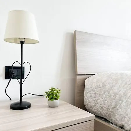 דירה Airport+train Station+center Cozy City Loft