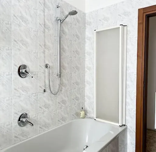 Apartamento Airport+train Station+center Cozy City Loft *