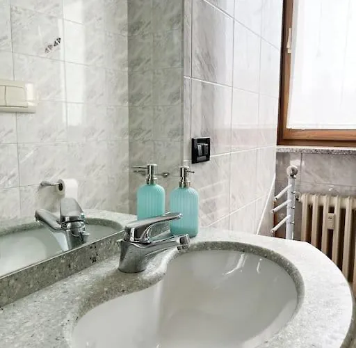 Apartamento Airport+train Station+center Cozy City Loft