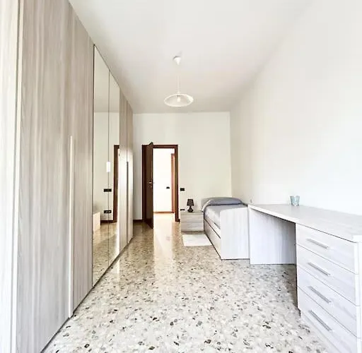 Airport+train Station+center Cozy City Loft